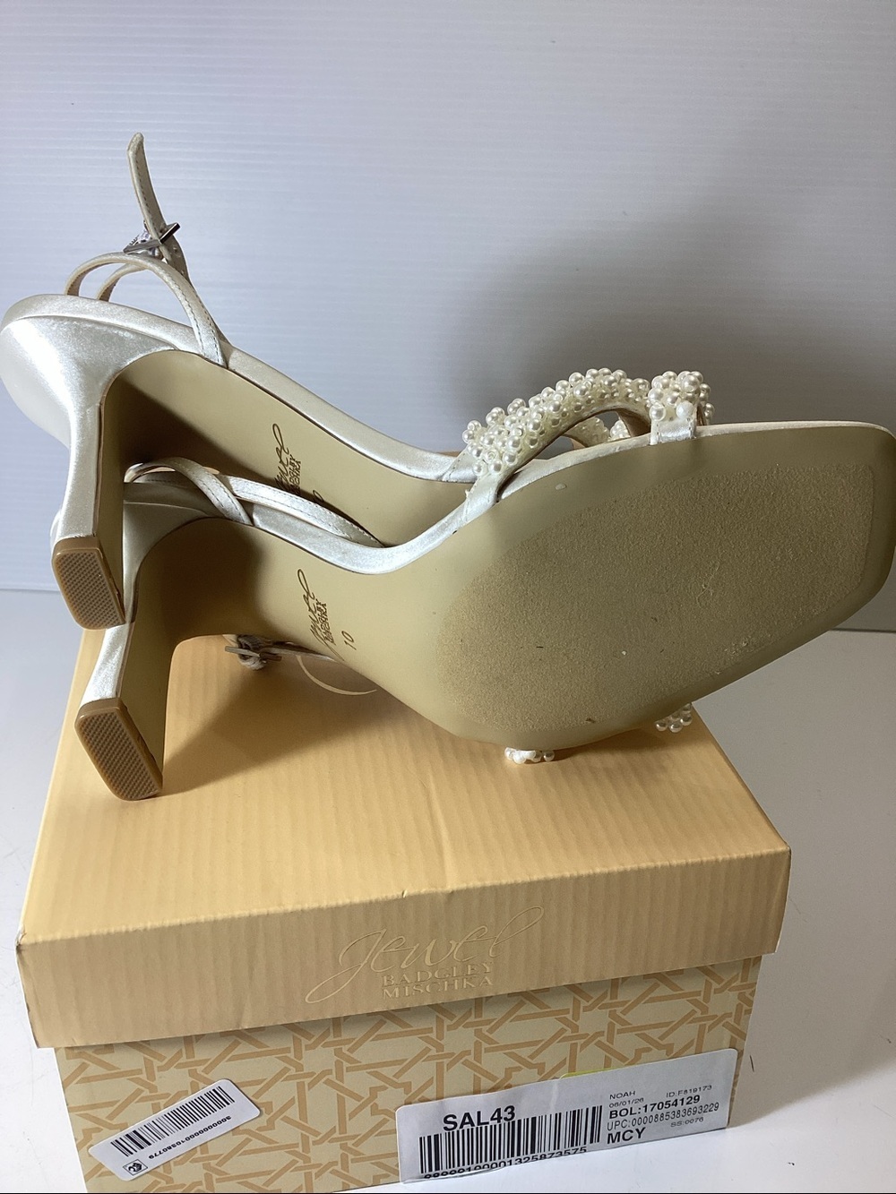 Jewel Badgley Mischka Women's Noah Stiletto Sandals - Picture 11 of 13
